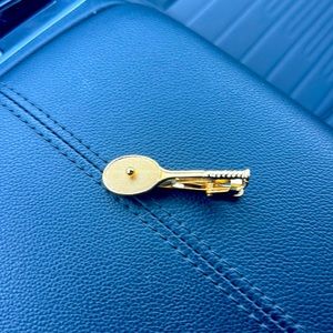 Tie Clíp - Brand New. Gold plated.  Permate looks to be the brand.  Very cool